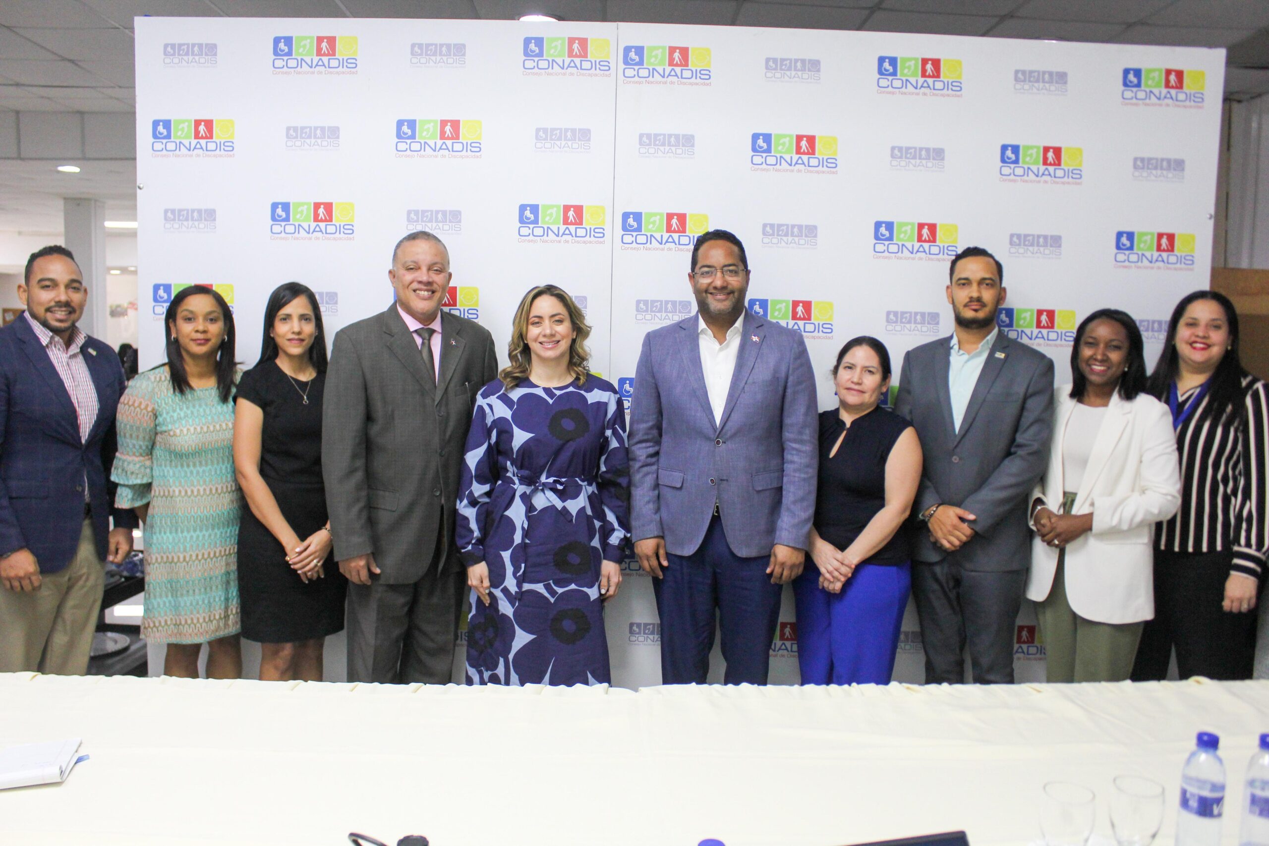 AUTORIDADES DE CONADIS CON GLORIA REYES - DIRECTORA DE SUPERÁTE